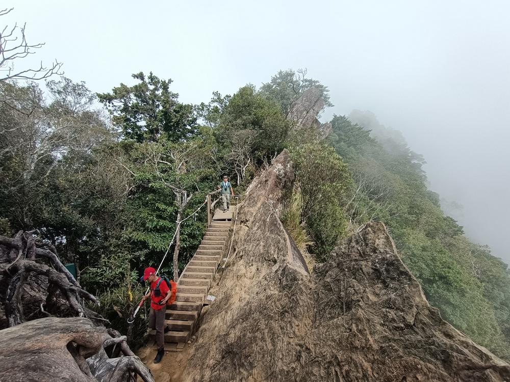 尖石  北得拉曼山步道 (未竟)  (中)