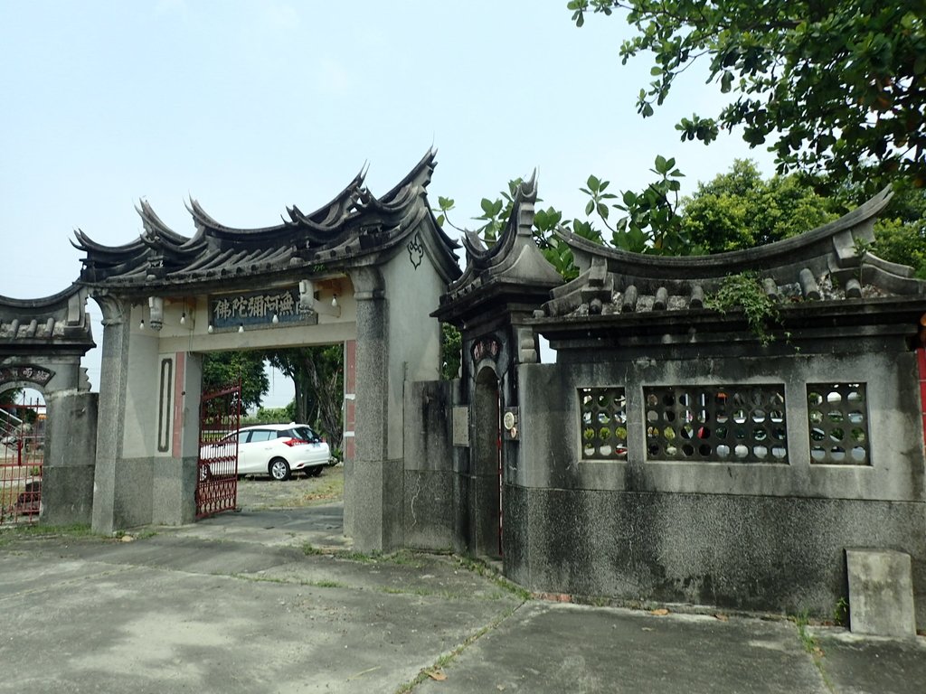 阿蓮 大崗山 新超峰寺 (下) 阿蓮 大崗山 新超峰寺 (下)