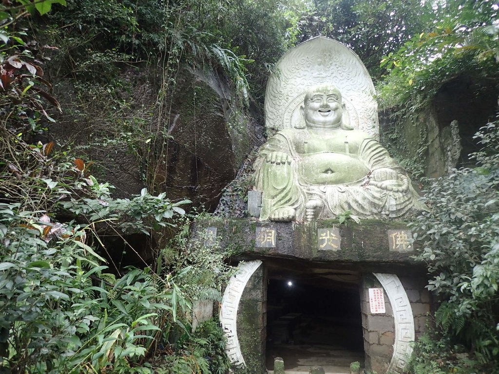 基隆 佛光洞 (蝙蝠洞) 基隆 佛光洞 (蝙蝠洞)