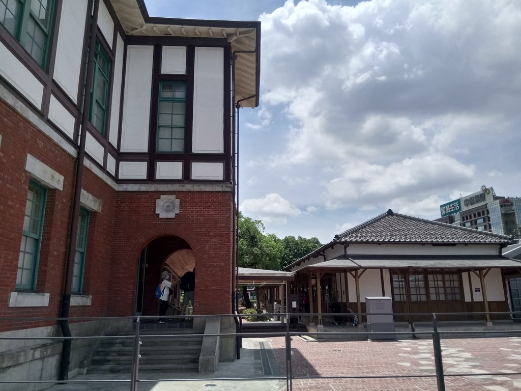 原 總督府鐵道部廳舍 (上) 原 總督府鐵道部廳舍 (上)