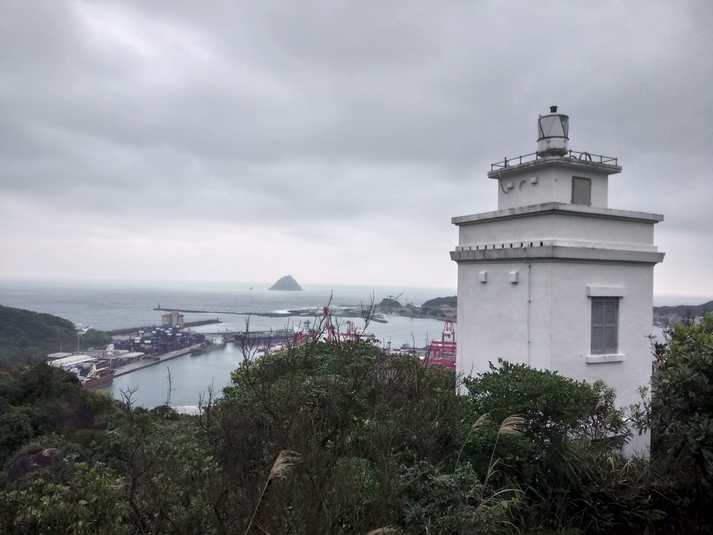 基隆 球子山 火號山 (整修前) 基隆 球子山 火號山 (整修前)