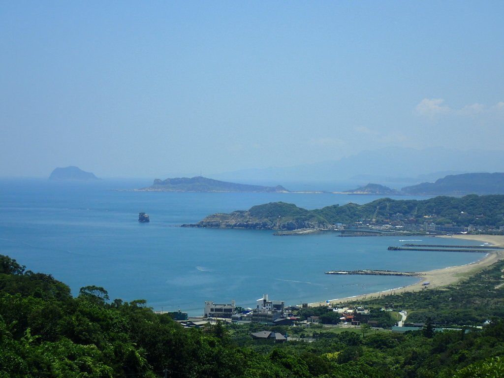 金山 西勢湖 遠眺中角灣 金山 西勢湖 遠眺中角灣