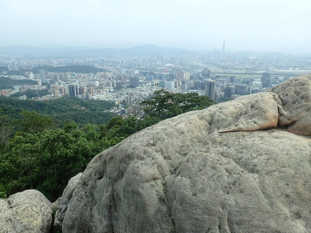 再登— 內湖 金面山 (剪刀石) 再登— 內湖 金面山 (剪刀石)
