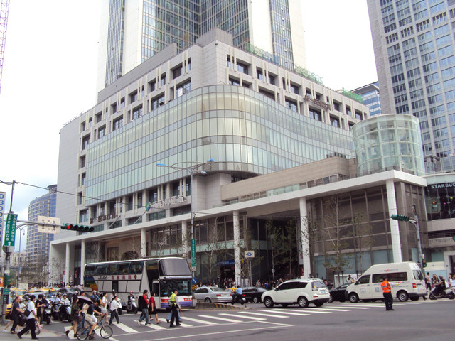 新登場 — 統一阪急百貨 (台北店) 新登場 — 統一阪急百貨 (台北店)