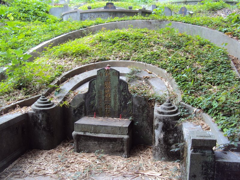 新莊 十八份 張家墓園 新莊 十八份 張家墓園
