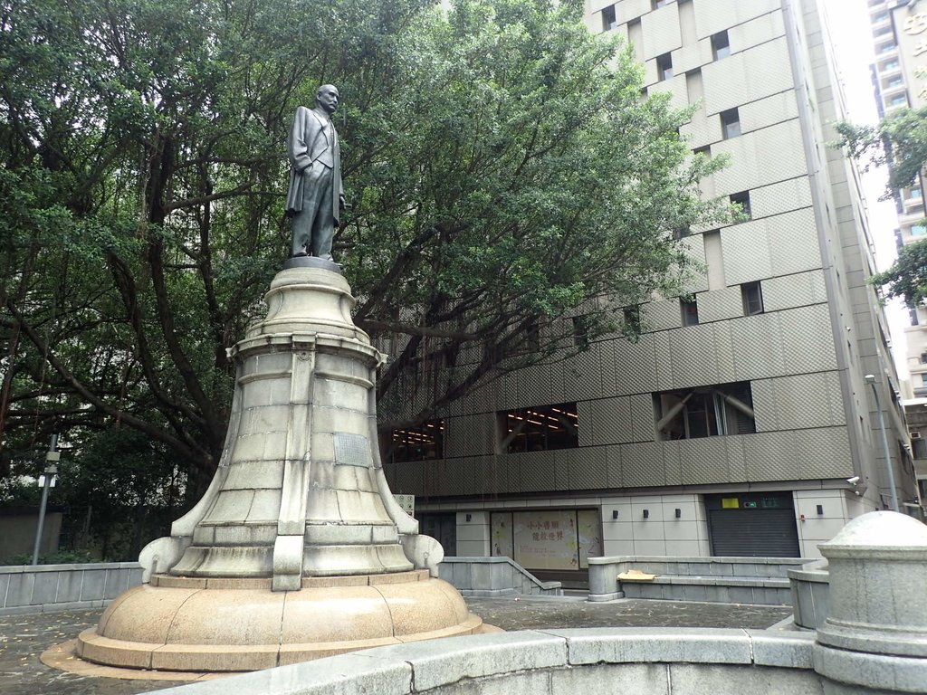 民政長官 祝辰巳 銅像基座 民政長官 祝辰巳 銅像基座