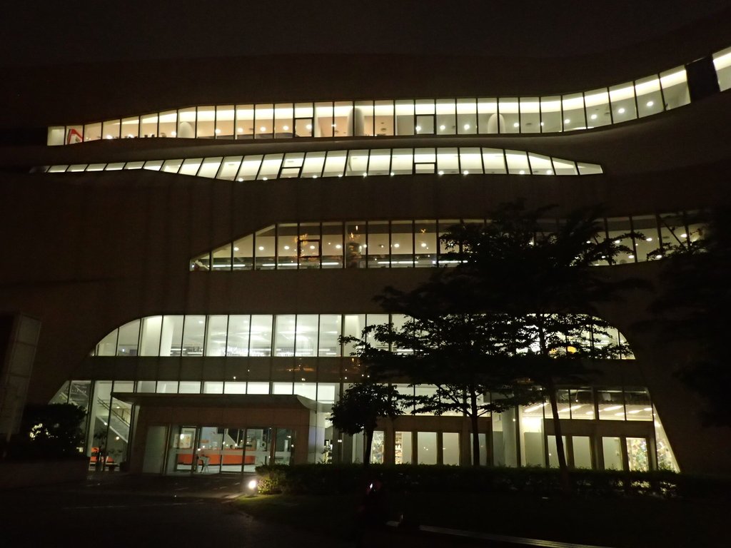 台中 公共資訊圖書館 夜色 台中 公共資訊圖書館 夜色