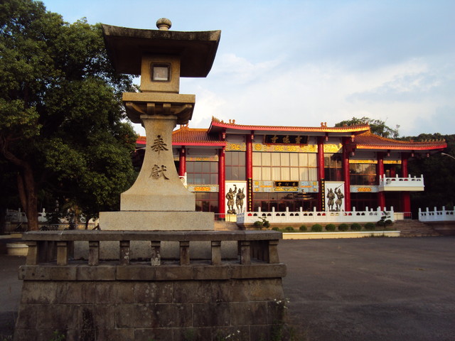 清晨入古寺— 新竹 靈隱寺 清晨入古寺— 新竹 靈隱寺