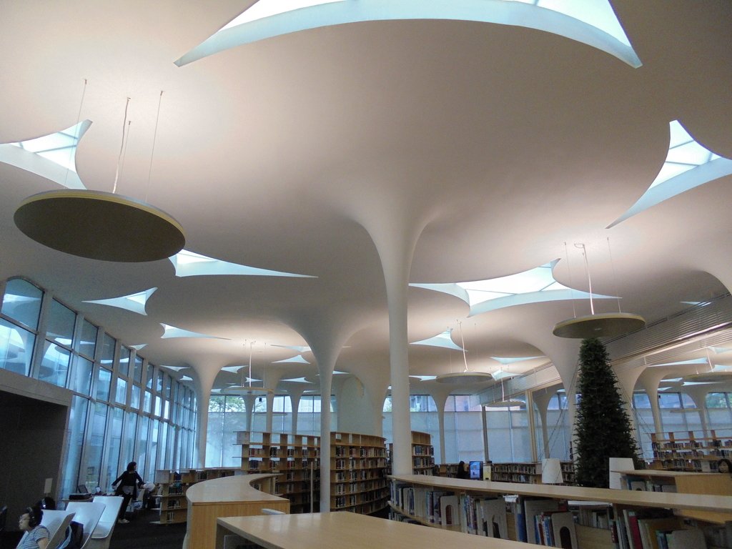 信步 台大社科院圖書館 信步 台大社科院圖書館
