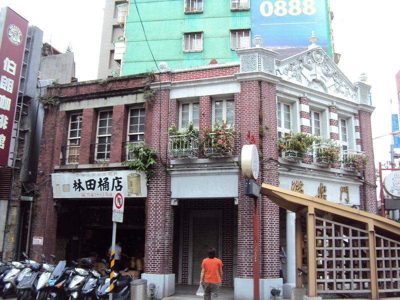 散步 御成町通 (中山北路) 散步 御成町通 (中山北路)