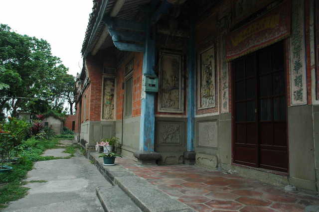 梅鏡傳芳 — 大甲 頂店 梁宅 梅鏡傳芳 — 大甲 頂店 梁宅