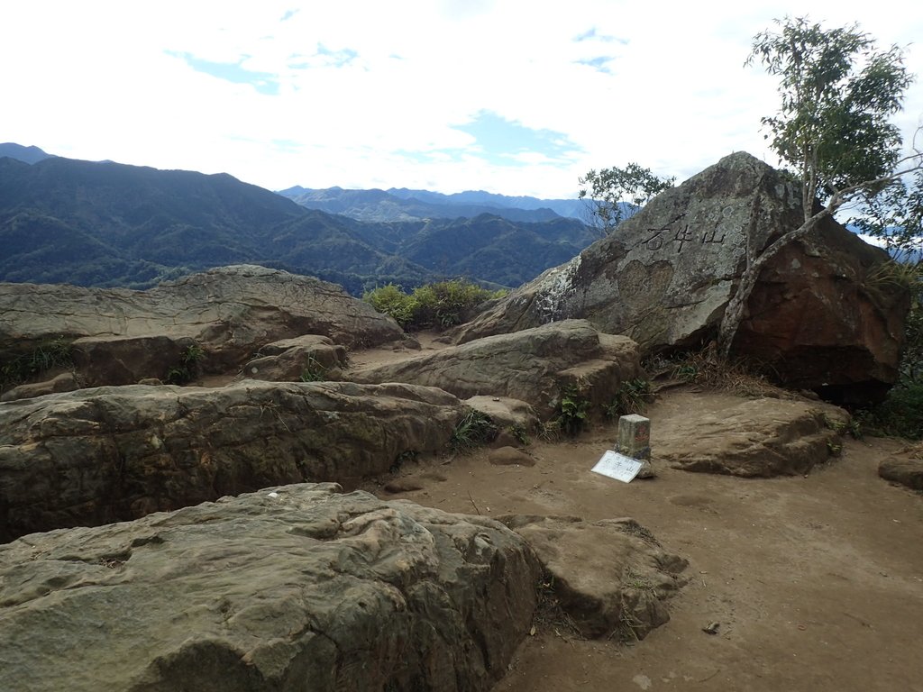 關西 石牛山 (下) 關西 石牛山 (下)