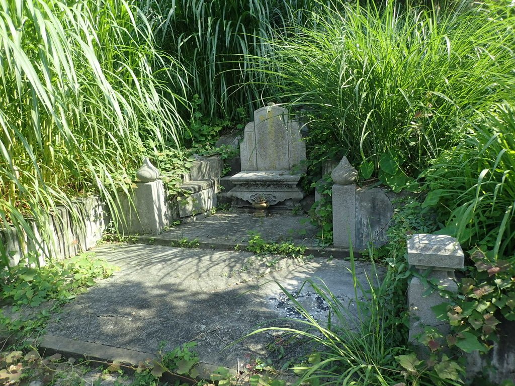 石岡土牛 奉議大夫 劉章職墓 石岡土牛 奉議大夫 劉章職墓