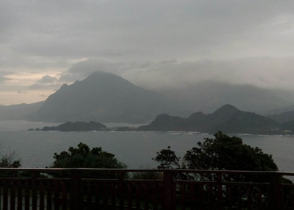 微雨— 八斗子 望幽谷步道 微雨— 八斗子 望幽谷步道