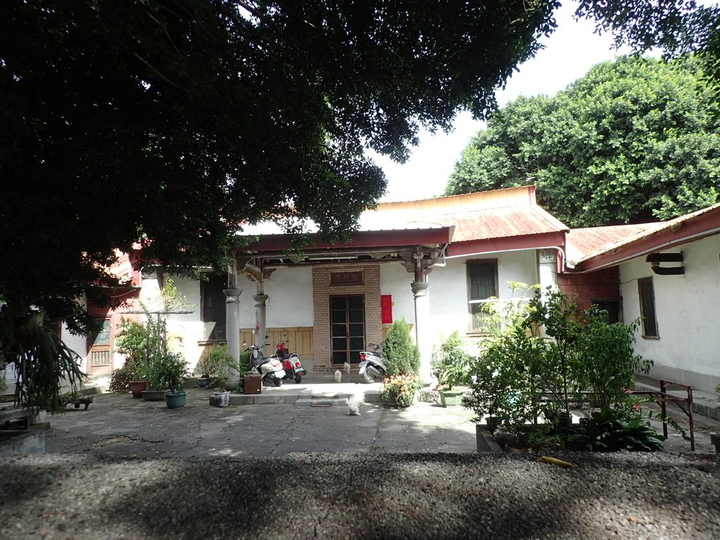 台中 東勢子 梅鏡堂 (鄭松筠故居) 台中 東勢子 梅鏡堂 (鄭松筠故居)