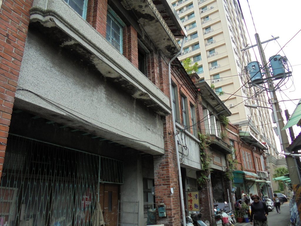 漫步— 北投地區街屋建築 漫步— 北投地區街屋建築