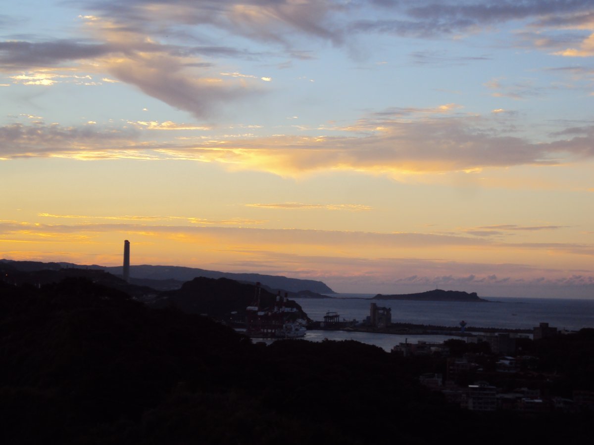 基隆 古戰場之— 窗嶺夕照 基隆 古戰場之— 窗嶺夕照