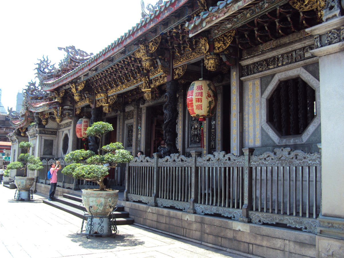 再訪— 萬華龍山寺 (下) 再訪— 萬華龍山寺 (下)