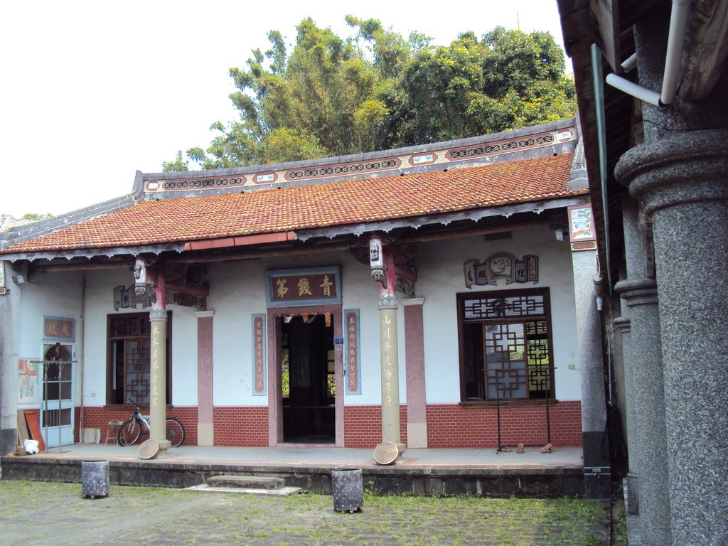 頭屋 崁下 張家古厝 (青錢第) 頭屋 崁下 張家古厝 (青錢第)