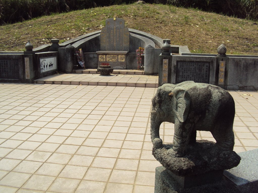 銅鑼 竹森村 太學生 李應龍墓 銅鑼 竹森村 太學生 李應龍墓