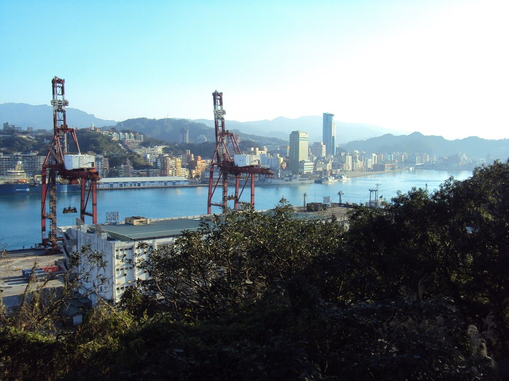 登仙洞頂 眺望基隆港 登仙洞頂 眺望基隆港
