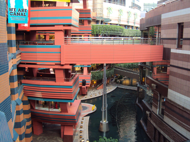 博多運河城 (Canal City) 博多運河城 (Canal City)