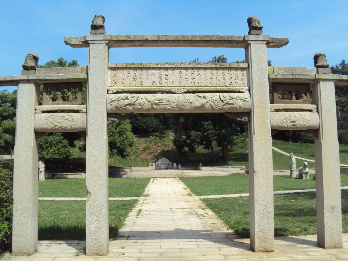再訪— 小徑 邱良功墓園 再訪— 小徑 邱良功墓園