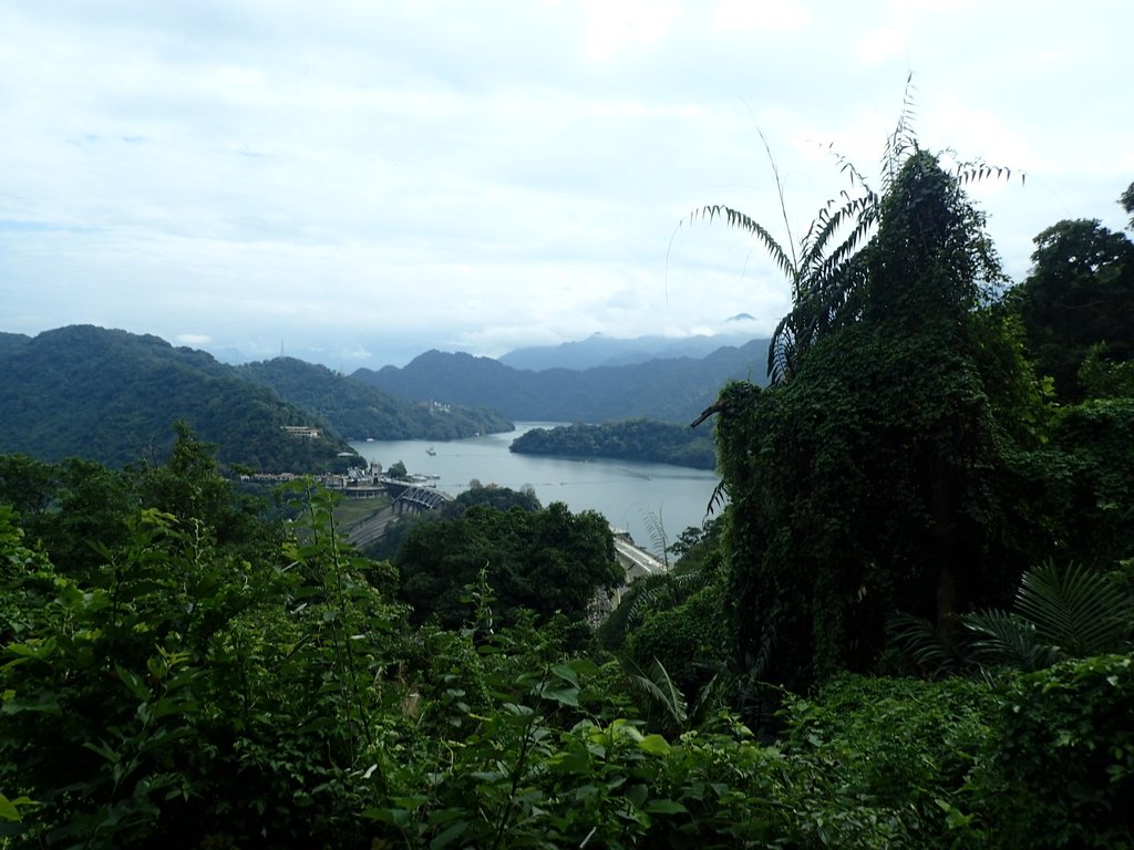龍潭 石門山登山步道 (下) 龍潭 石門山登山步道 (下)
