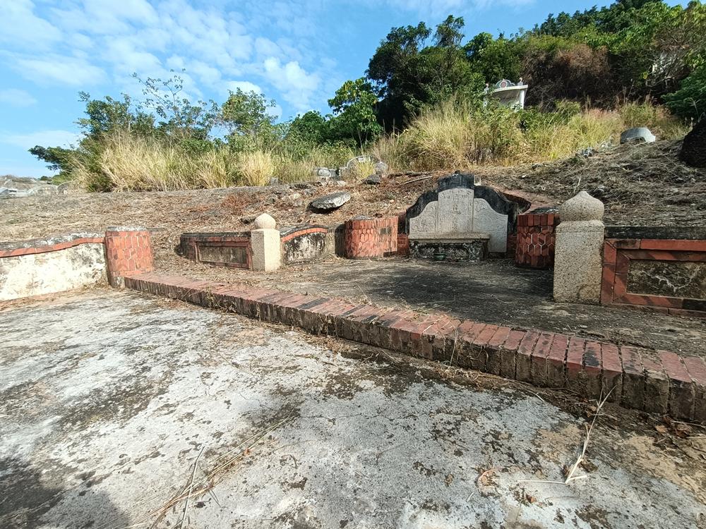 林園  駱駝山  例贈登仕郎  朱亞裕墓