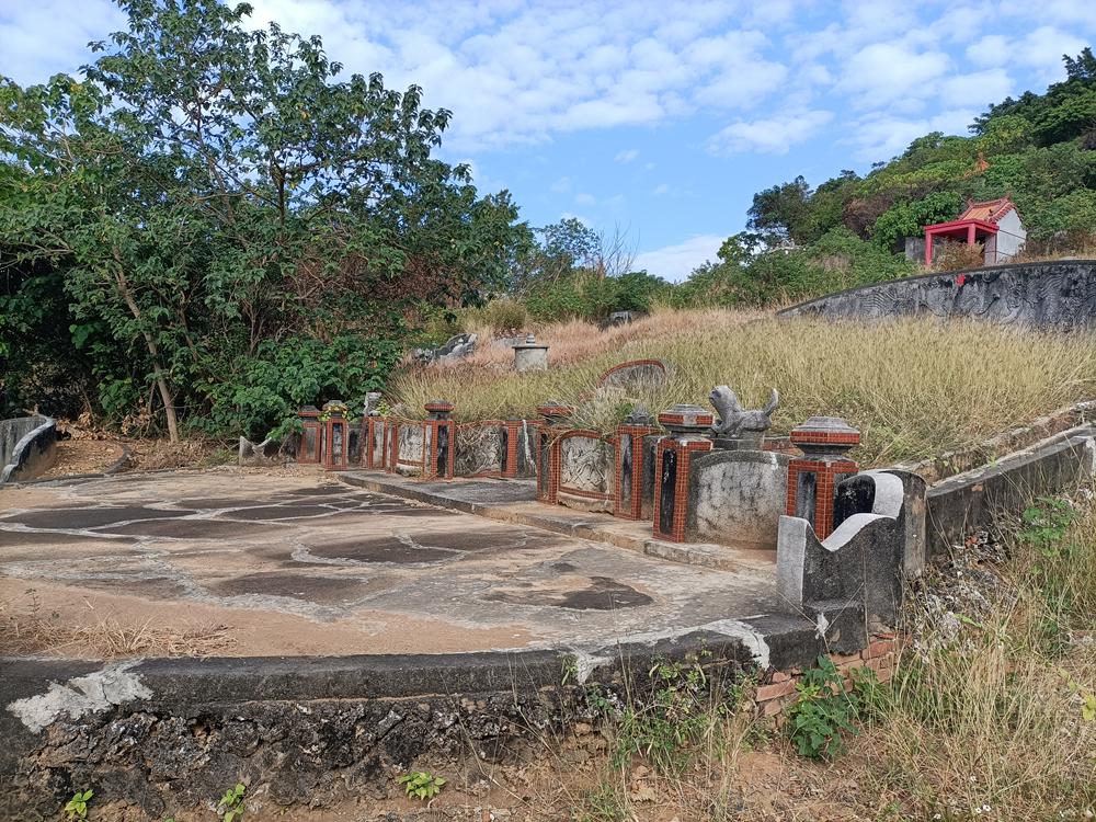林園  駱駝山  黃仲儀墓