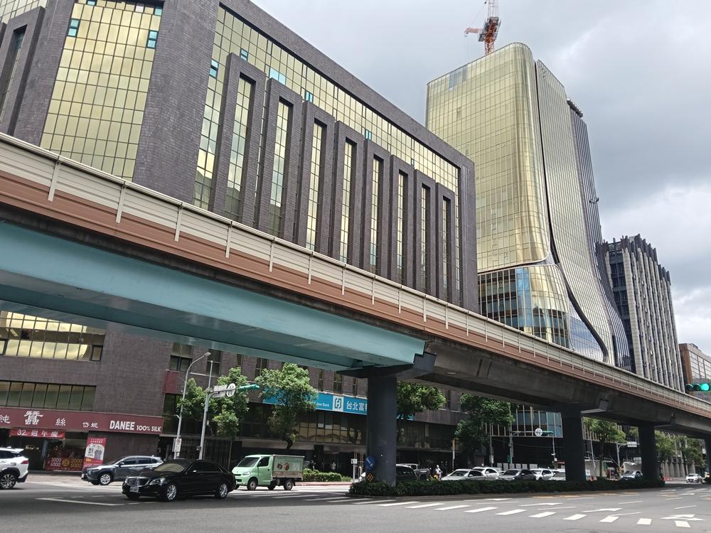 台北  國家企業廣場  TAIPEI  ONE