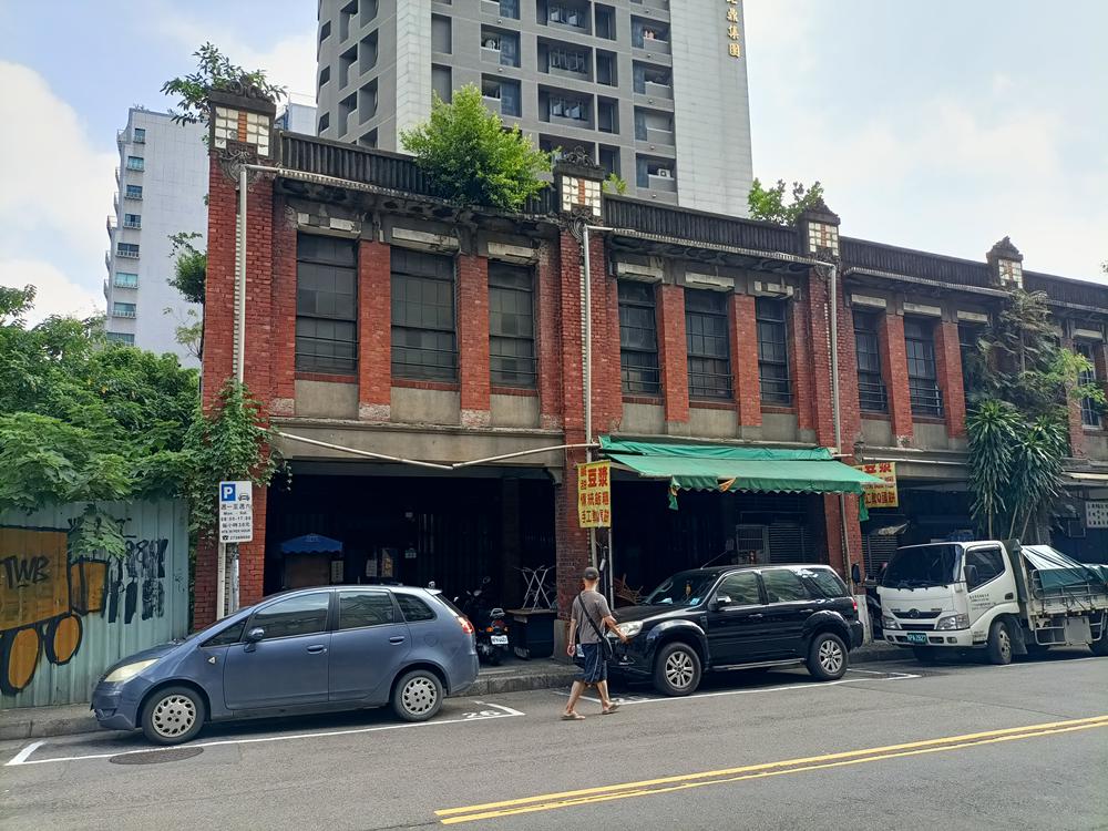 萬華街屋之  江日益木材行  (中)