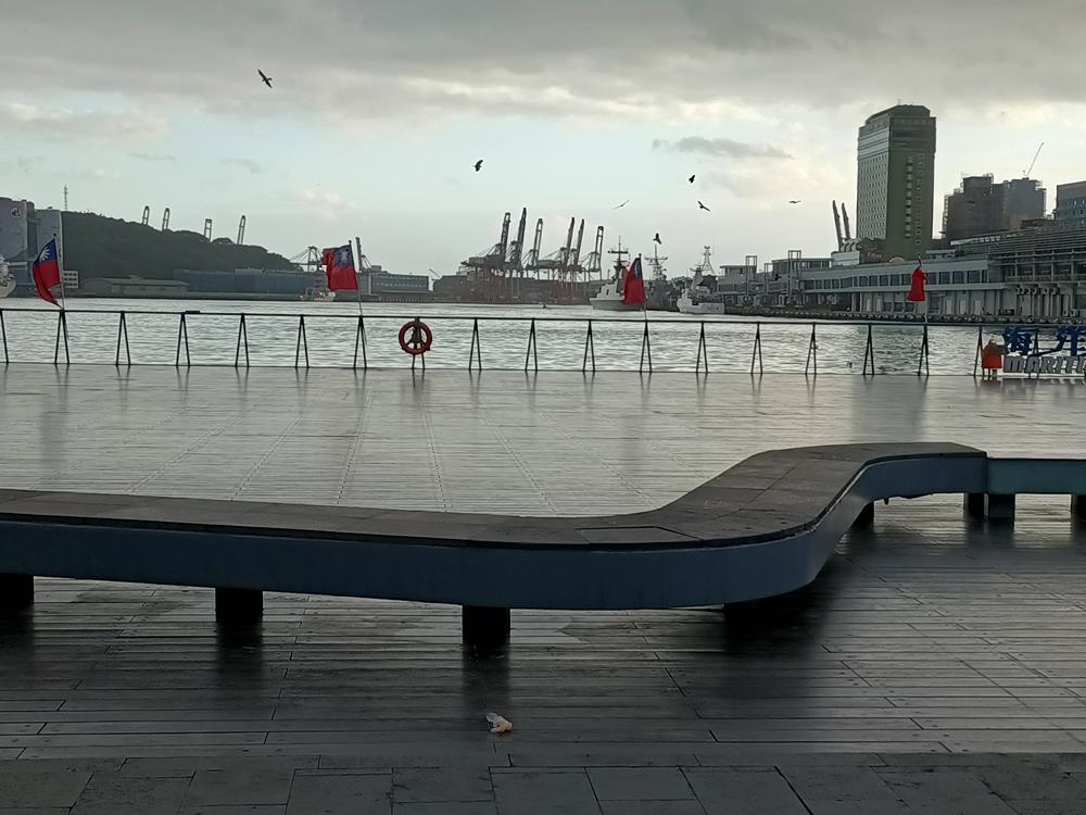 基隆  海洋廣場之  灰調天光  (01)