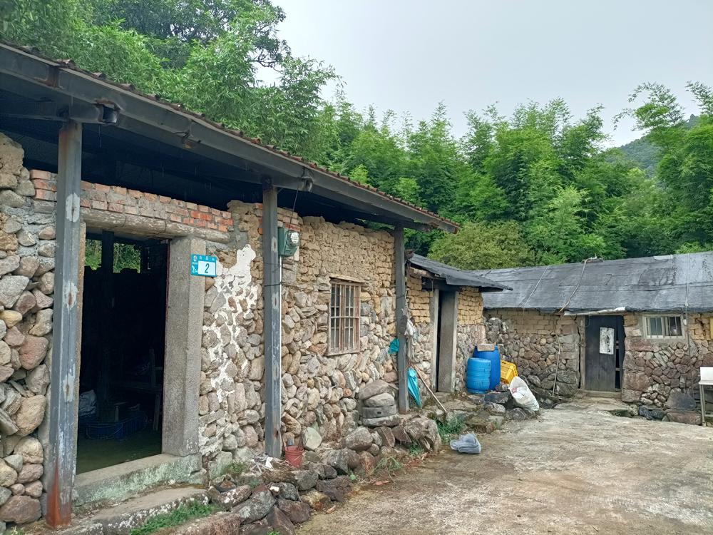 萬里  香員林  石頭厝