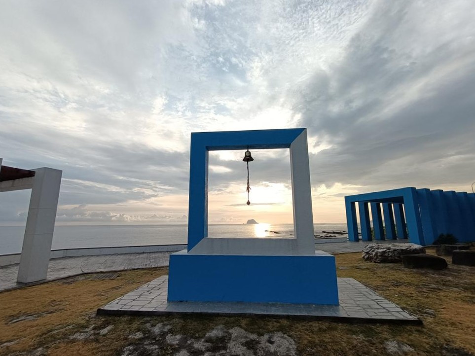 萬里  幸福廣場之  旭日波光