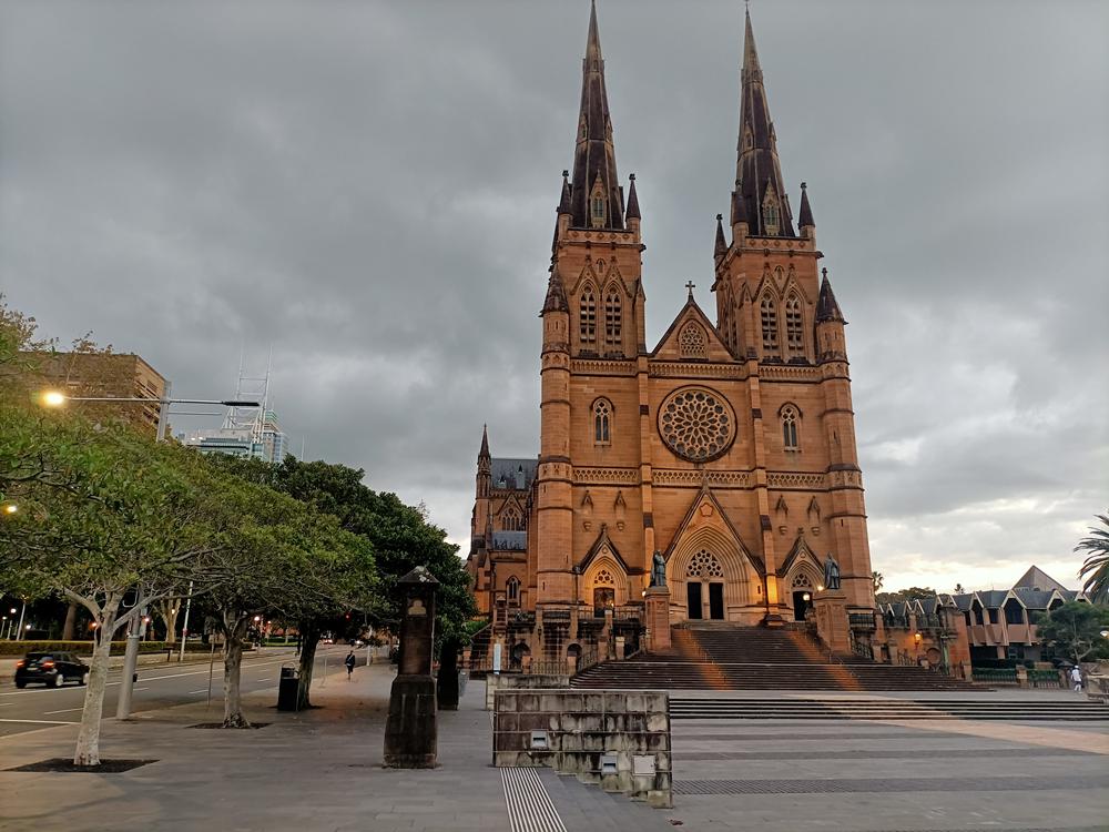 雪梨遊(13)  清晨之  聖瑪麗大教堂