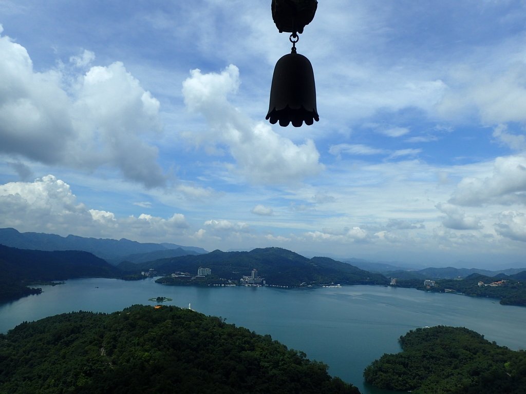 P9017505.JPG - 慈恩塔  眺日月潭之  湖光山色