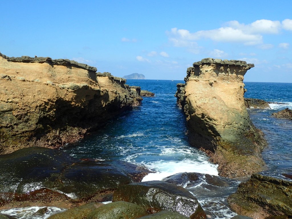 PA115016.JPG - 東北角海岸岩石之美  (02)