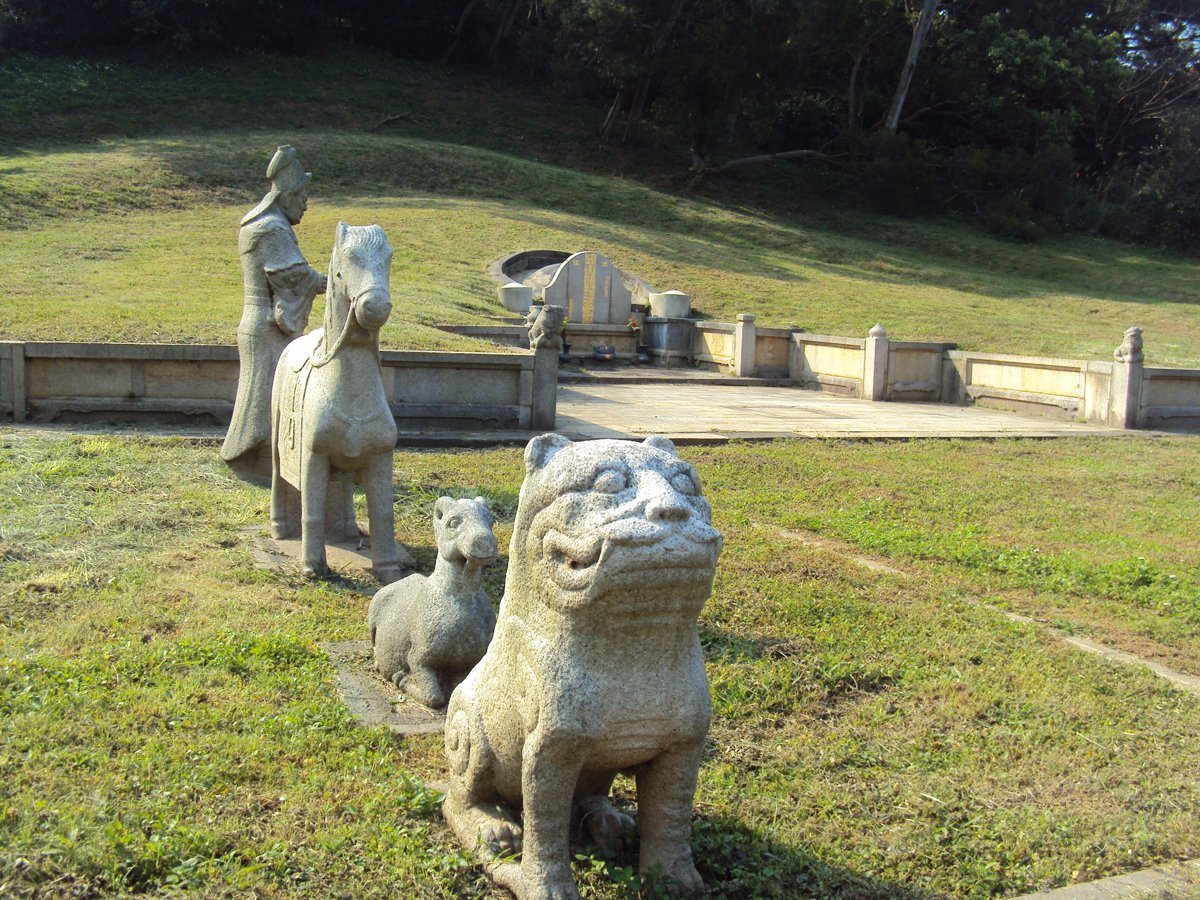 新竹  通奉大夫  鄭祉亭墓