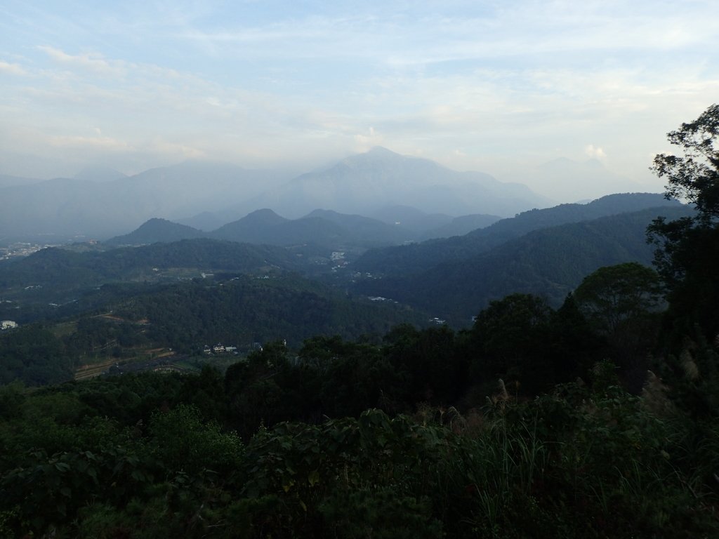 PA282191.JPG - 魚池  金龍山  (槌子寮山)