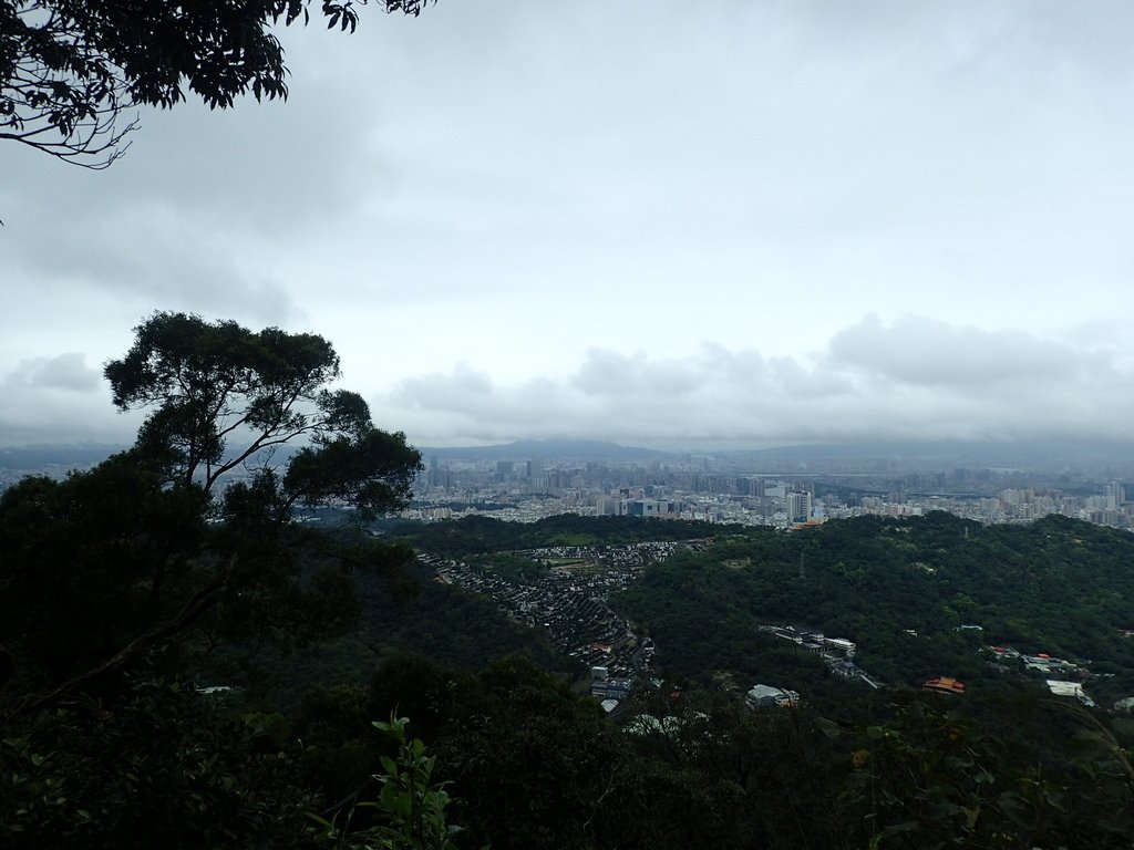 P2178222.JPG - 中和  南勢角山  (烘爐地)