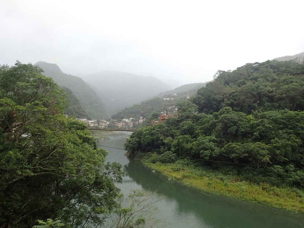 PA110844.JPG - 烏來山下的  小隱瀑