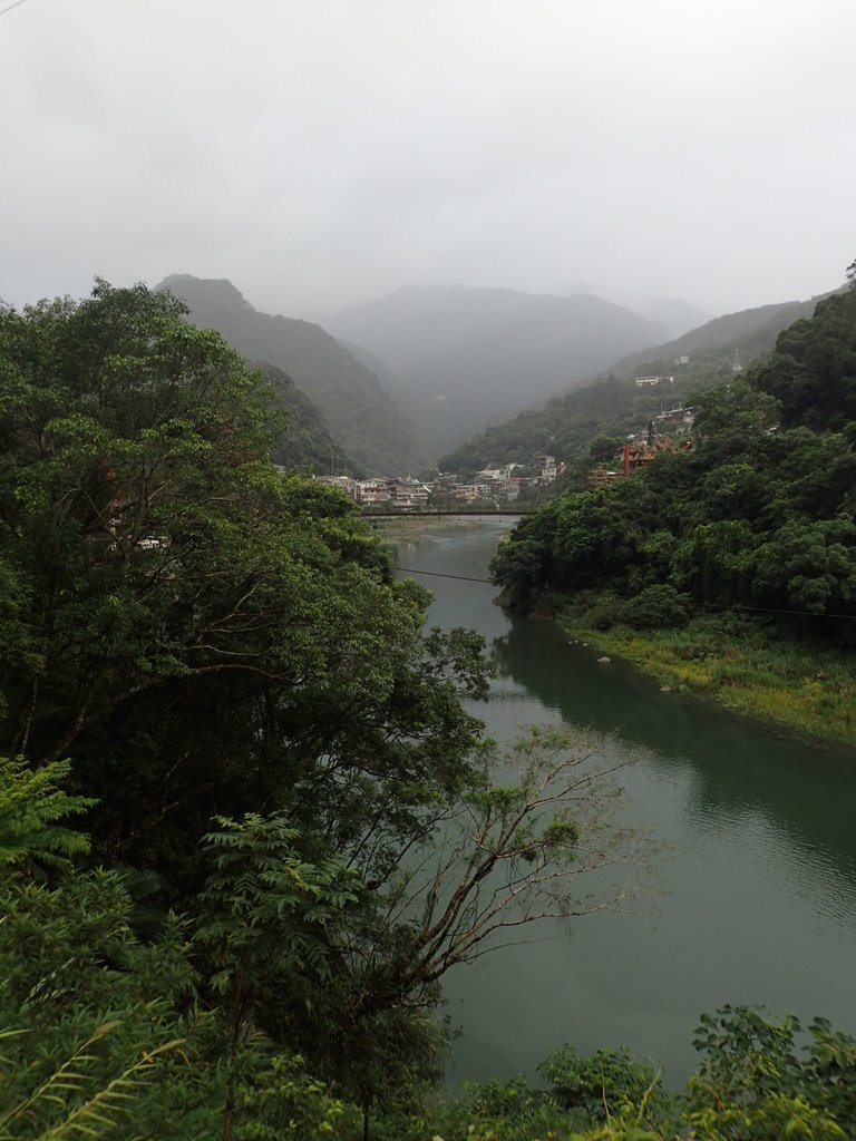 PA110845.JPG - 烏來山下的  小隱瀑