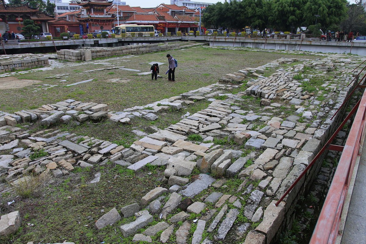 1280px-Quanzhou_Dejimen_Yizhi_20120229-1.jpg - 泉州  德濟門遺址