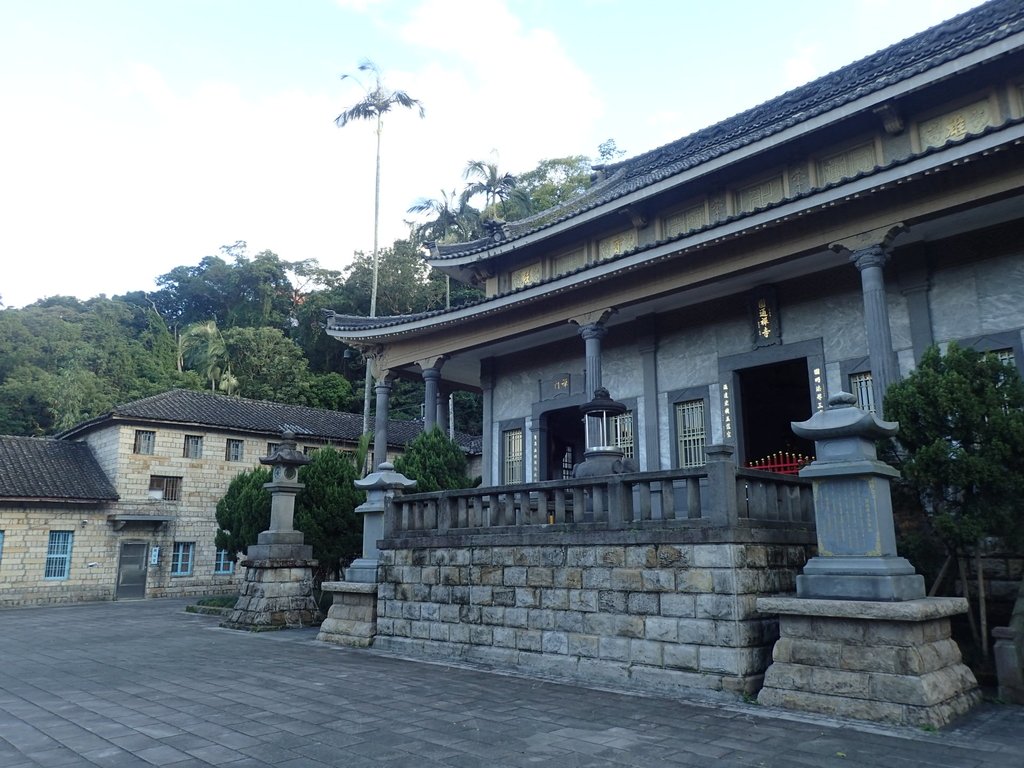 PB300536.JPG - 中和  圓通禪寺  建築之美