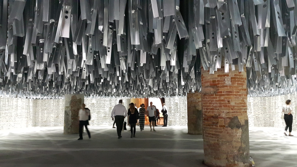 Reporting_from_the_Front,_Biennale_di_Venezia_2016.jpg - 當代空間設計之思維