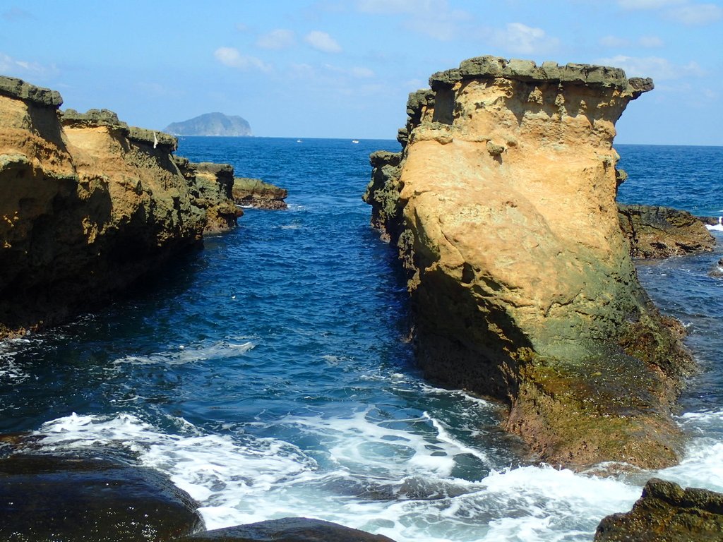 PA115017.JPG - 東北角海岸岩石之美  (02)