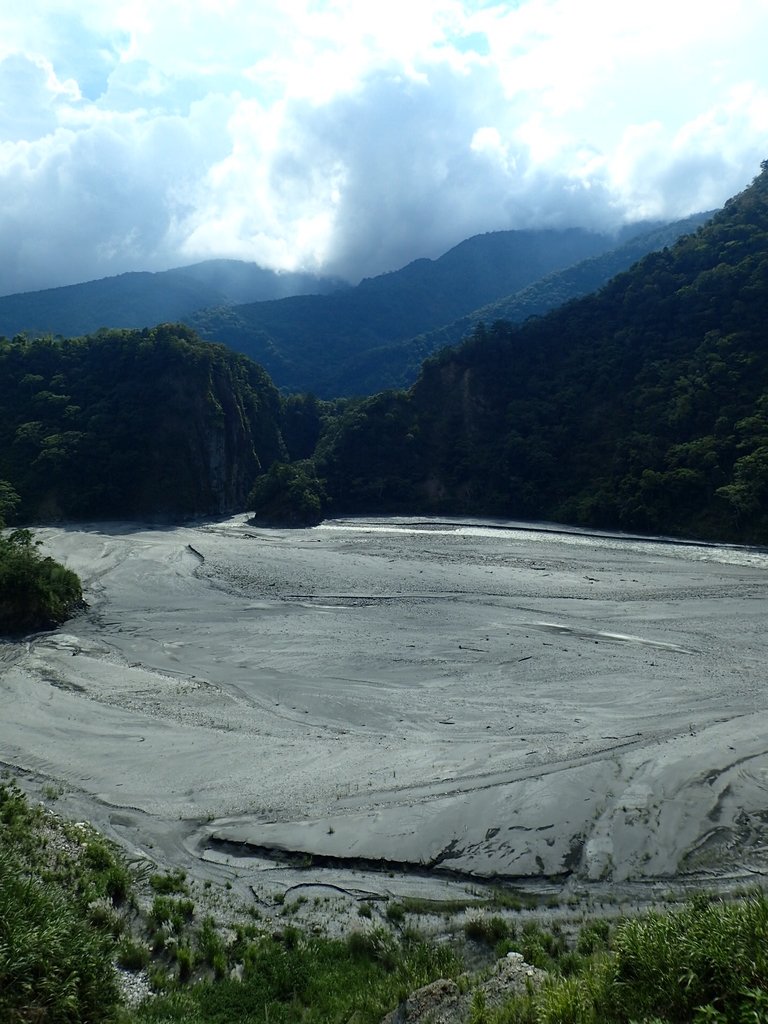 P8156825.JPG - 濁水溪的上游  曲冰