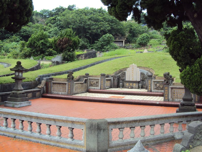 五股  江媽安暨黃太夫人墓園