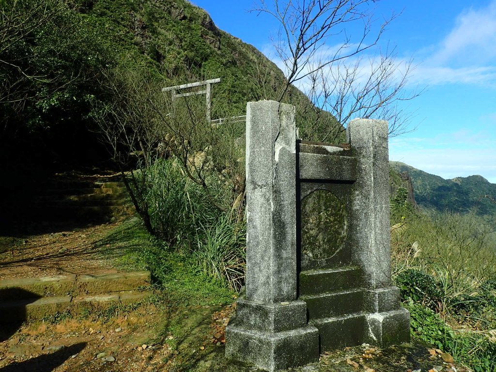 P1102218.JPG - 本山五坑  黃金神社